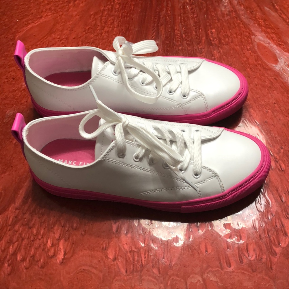 Marc fisher sneakers size 7 white and pink color - Picture 2 of 10
